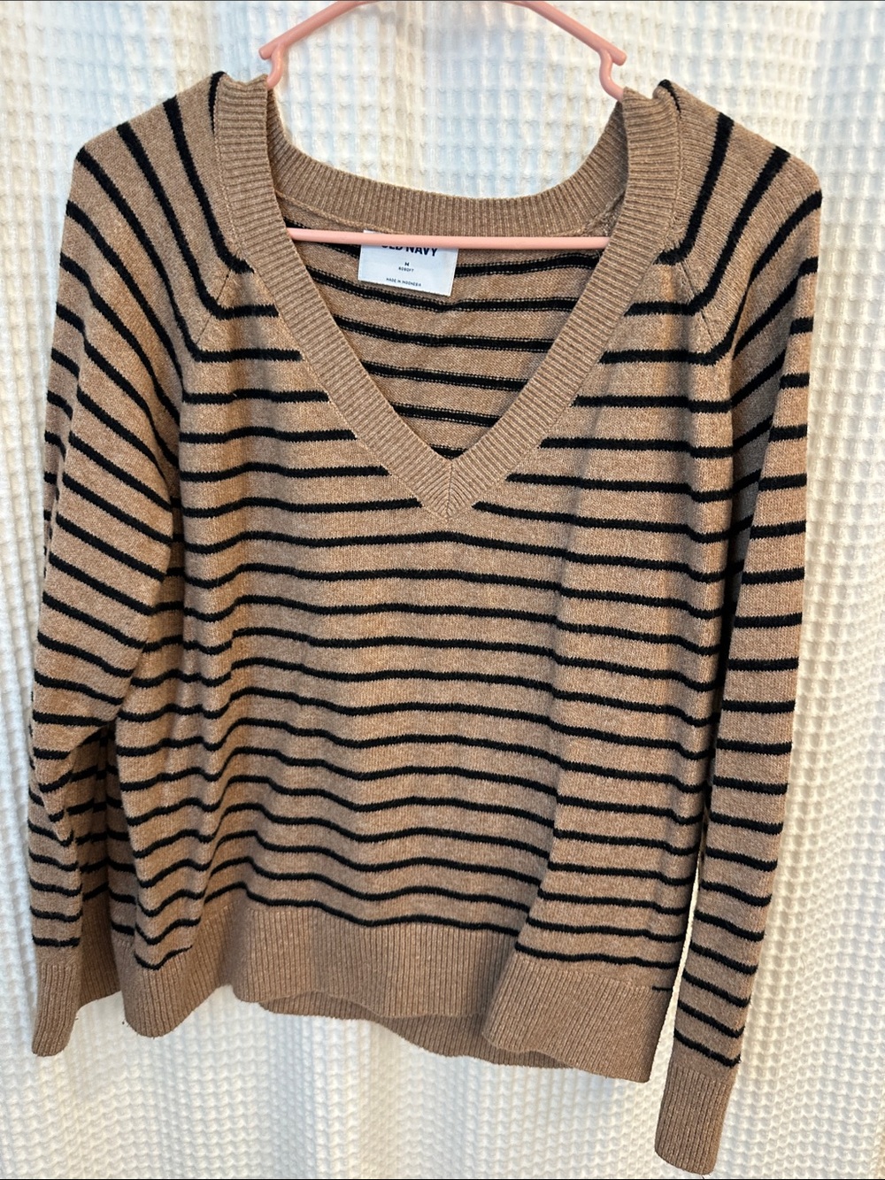 Old Navy Women's Tan and Black Striped V‑Neck Pullover Sweater